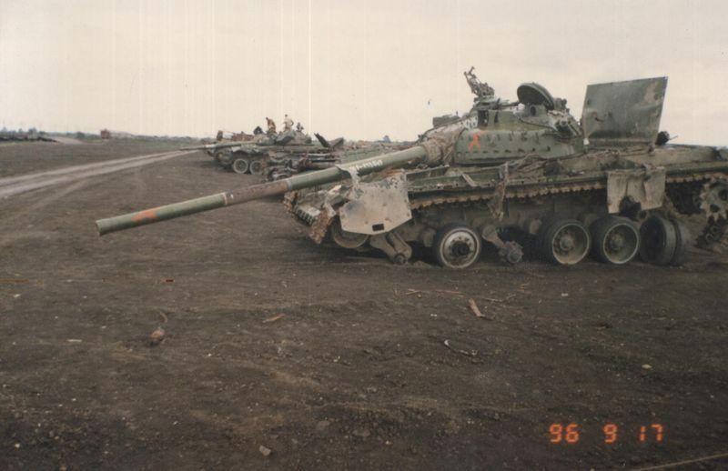 Russian T-80 MBT Knocked Out 1996. Chechen War