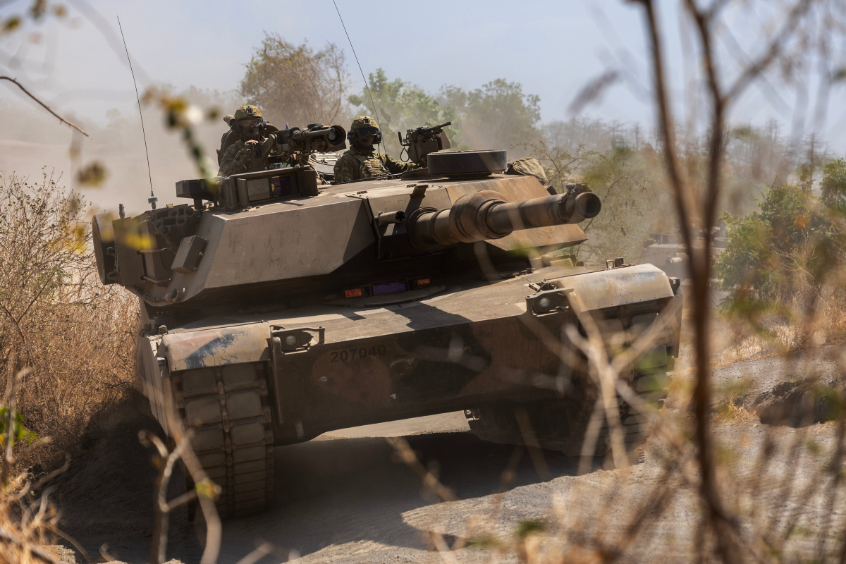 Australian soldiers from the 1st Armoured Regiment trained on an M1A1 Abrams tank in Puslatpur, Indonesia. This took place during Exercise Super Garuda Shield 2023. Indonesia’s armed forces invited Australia to join the exercise. Australia sent over 125 Australian Defence Force personnel to participate in SGS23.