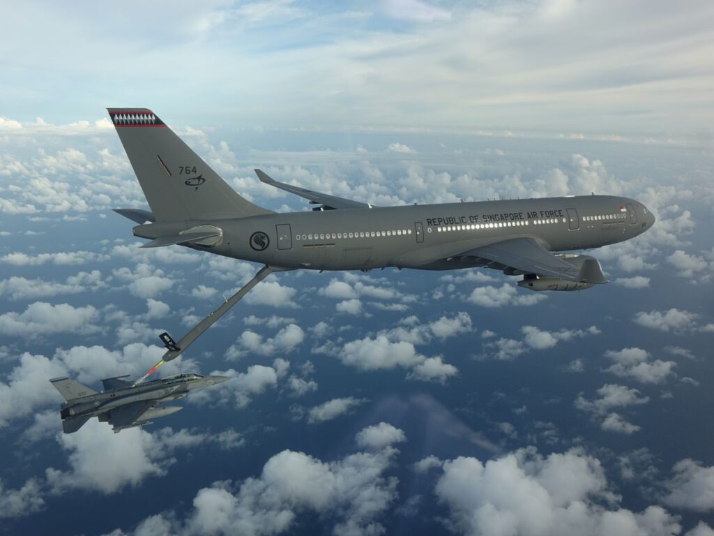 A330 MRTT refuels a RSAF F-16D