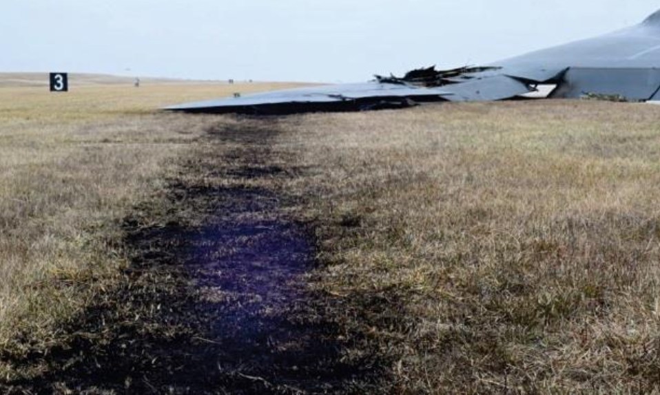 B-2 Spirit hydraulic failure, B-2 crash report, stealth bomber accident, Whiteman Air Force Base, Spirit of Hawaii, USAF investigation