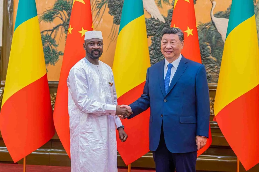Xi Jinping Meets with Malian President Colonel Assimi Goïta