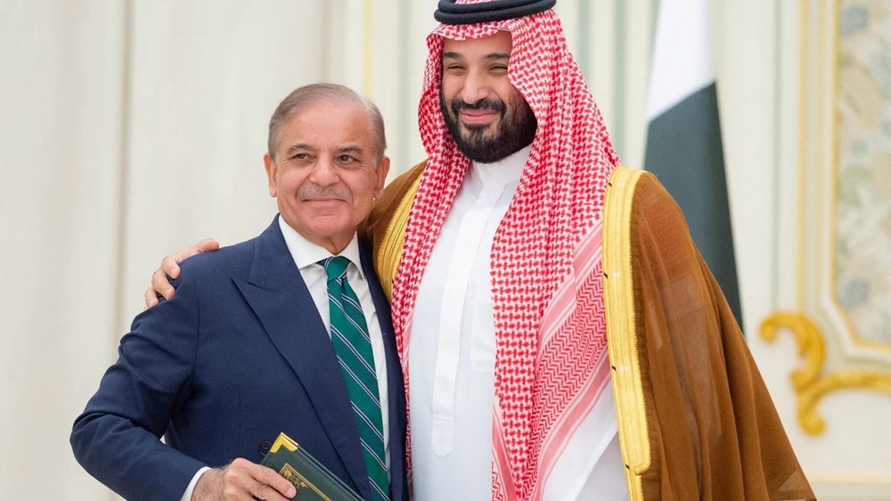 Saudi–Pakistan Mutual Defense Pact Signed